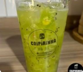 Caipirinha de kiwi